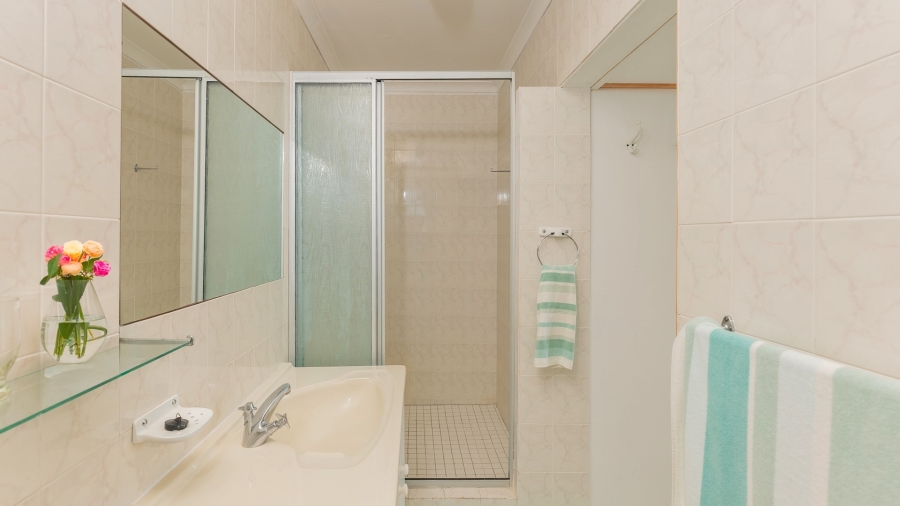 7 Bedroom Property for Sale in Struisbaai Western Cape